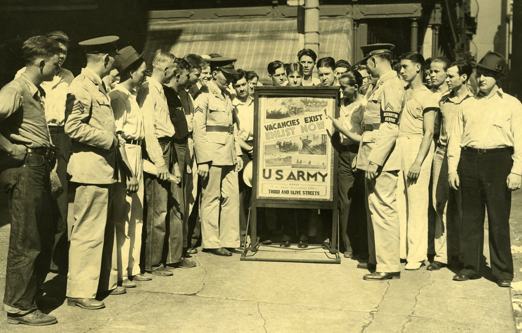 1935: Army recruiting